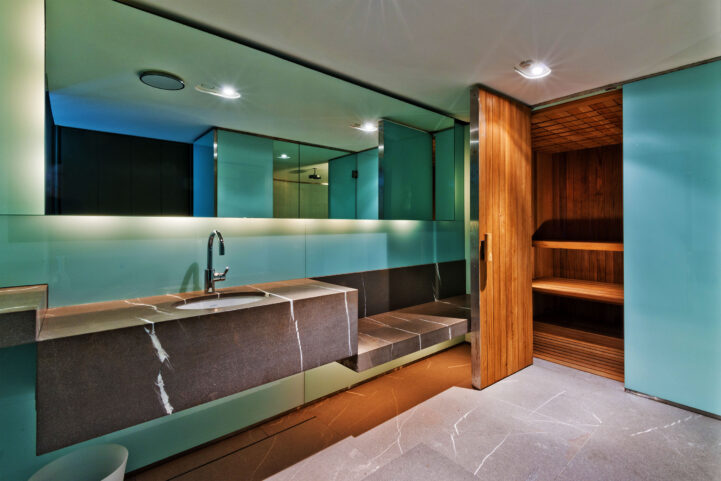 Integral house 194 roxborough Drive - sauna room